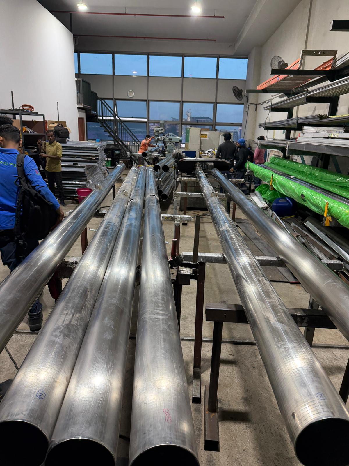 Workshop layout with steel pipe preparation
